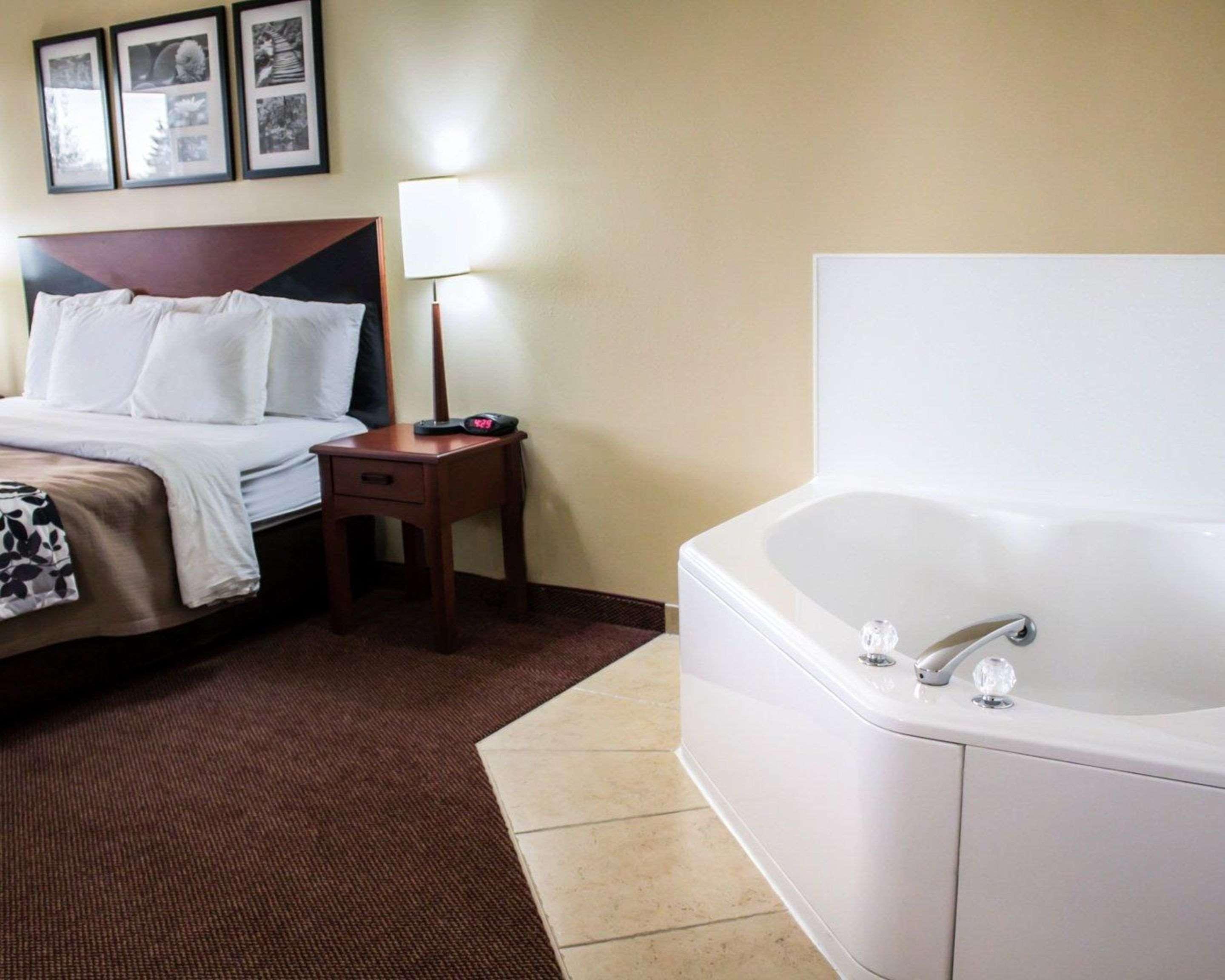 Quality Inn & Suites Chambersburg Εξωτερικό φωτογραφία