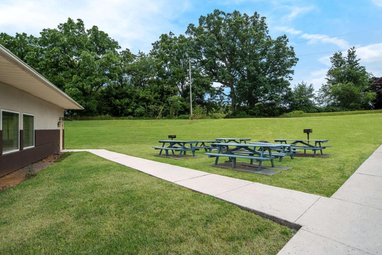 Quality Inn & Suites Chambersburg Εξωτερικό φωτογραφία