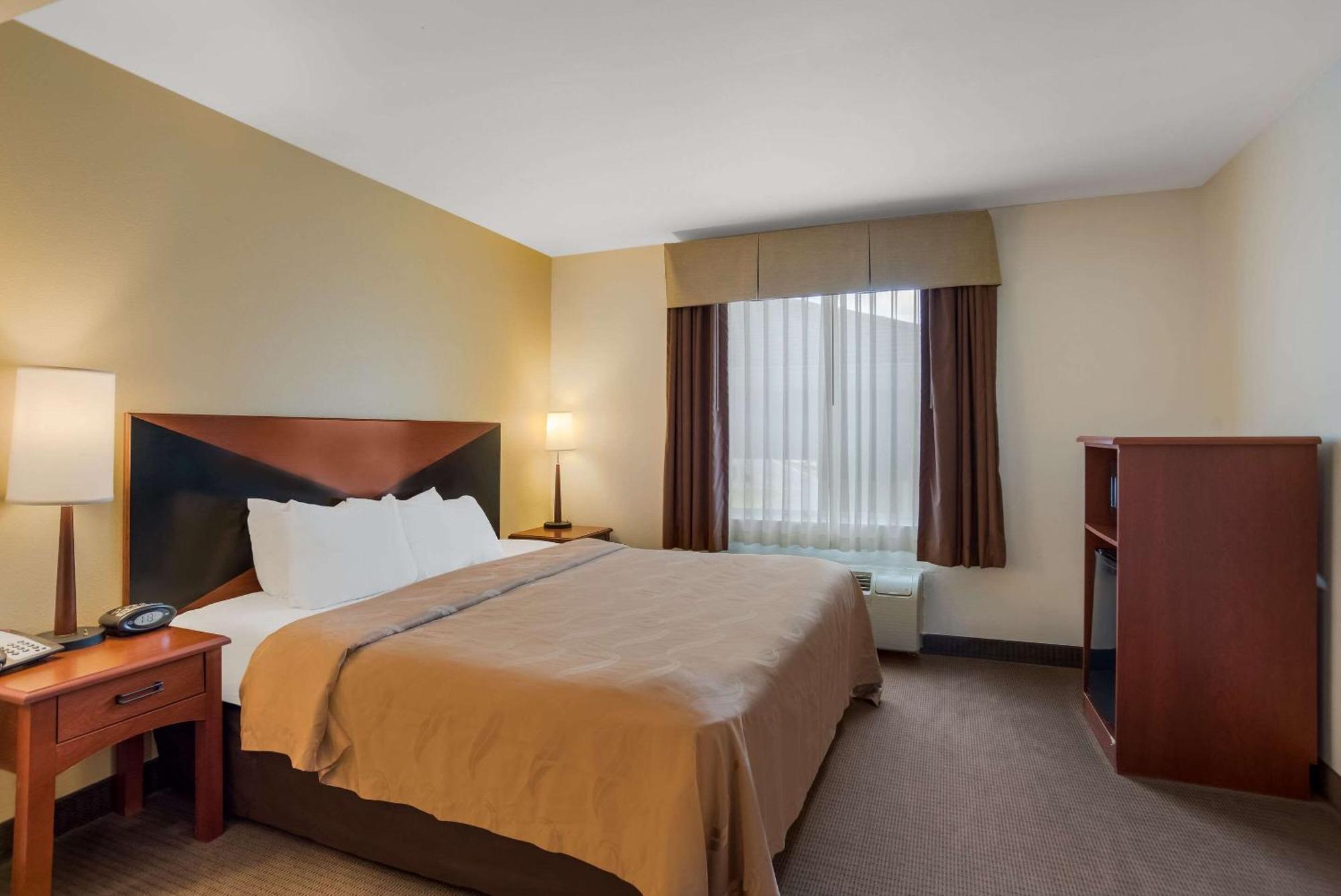 Quality Inn & Suites Chambersburg Εξωτερικό φωτογραφία