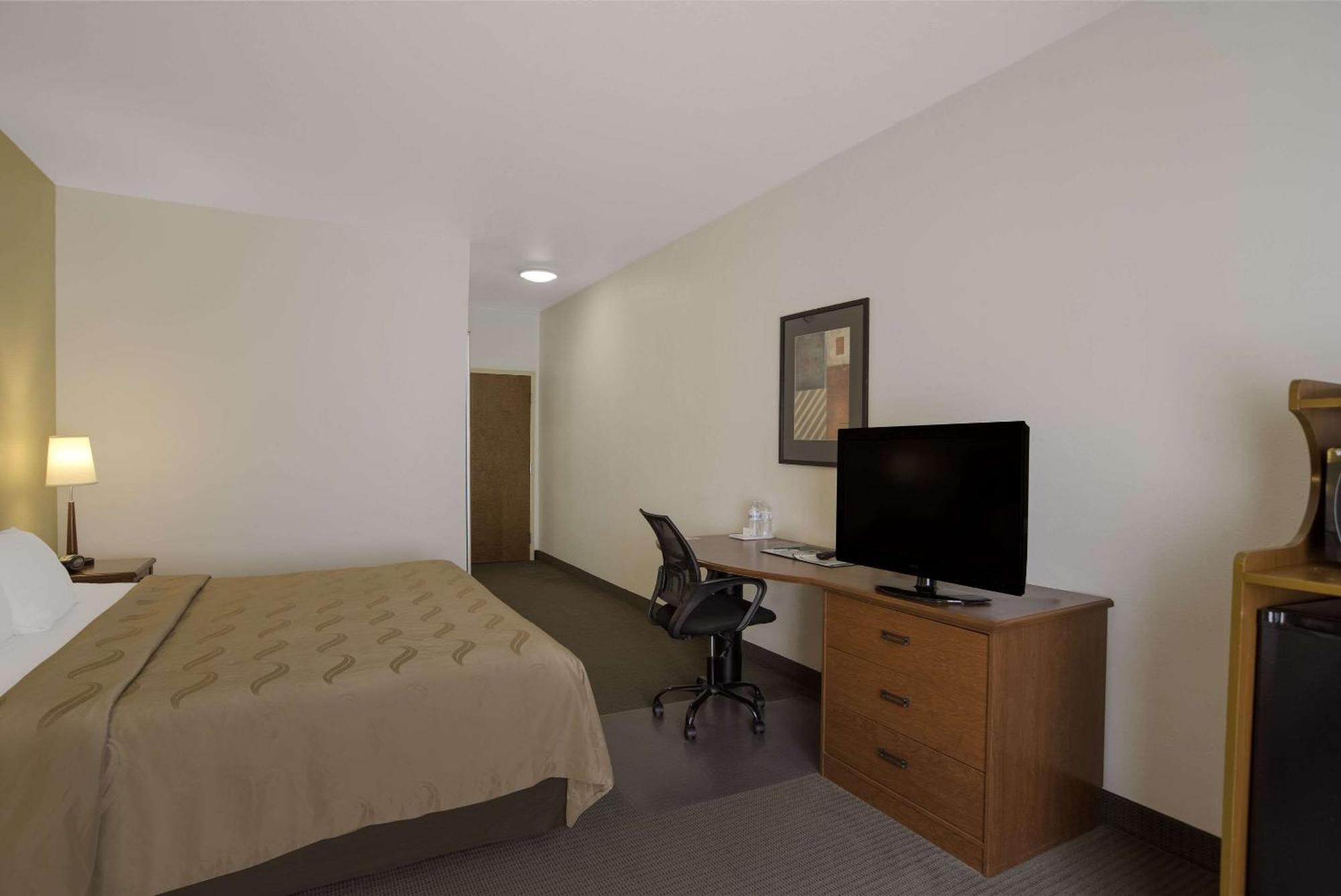 Quality Inn & Suites Chambersburg Εξωτερικό φωτογραφία