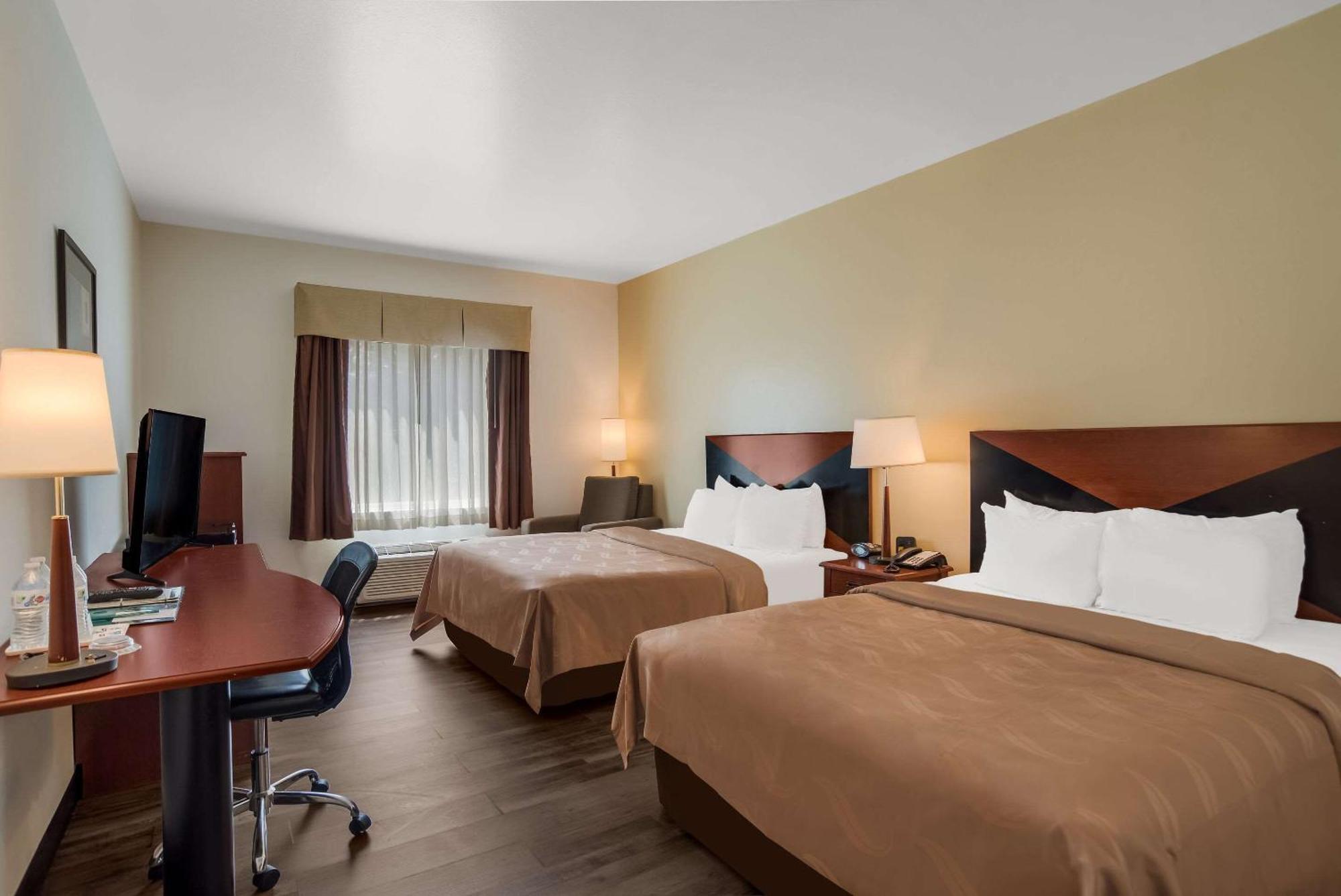 Quality Inn & Suites Chambersburg Εξωτερικό φωτογραφία