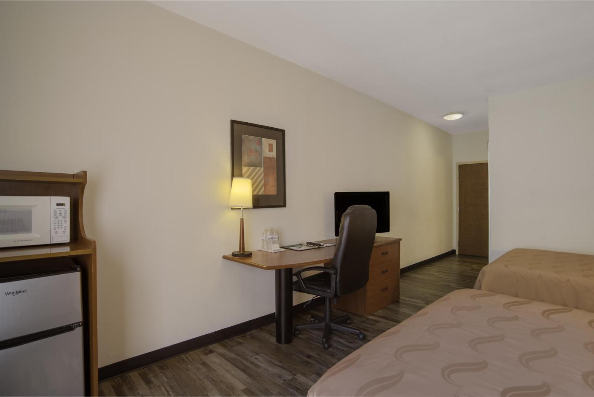 Quality Inn & Suites Chambersburg Εξωτερικό φωτογραφία