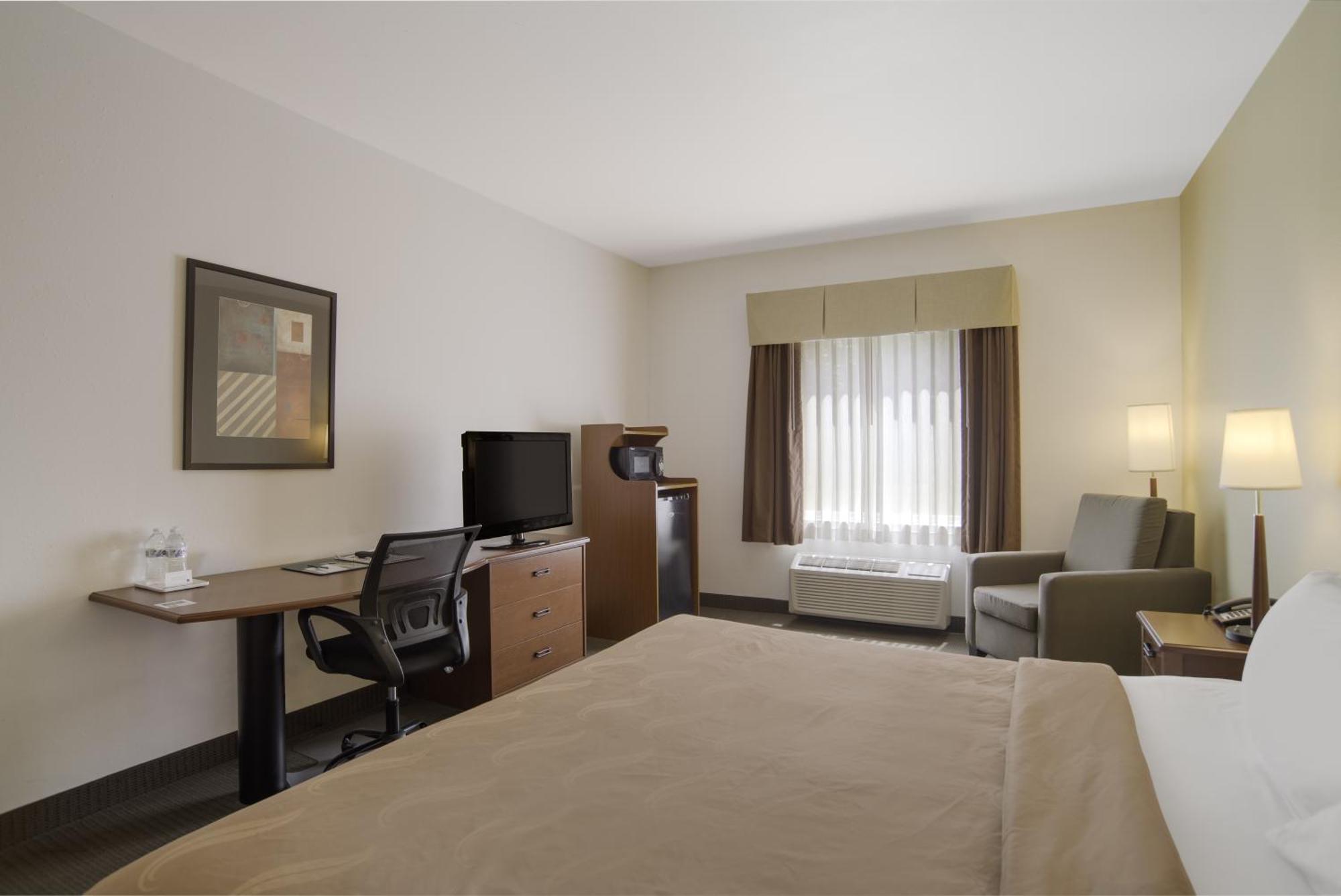 Quality Inn & Suites Chambersburg Εξωτερικό φωτογραφία