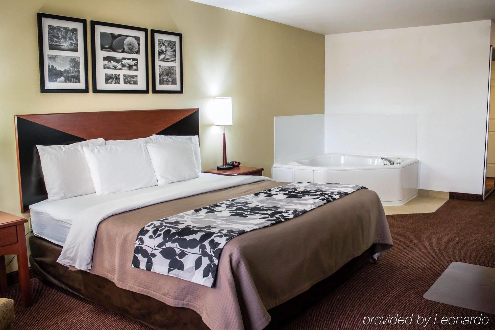 Quality Inn & Suites Chambersburg Εξωτερικό φωτογραφία