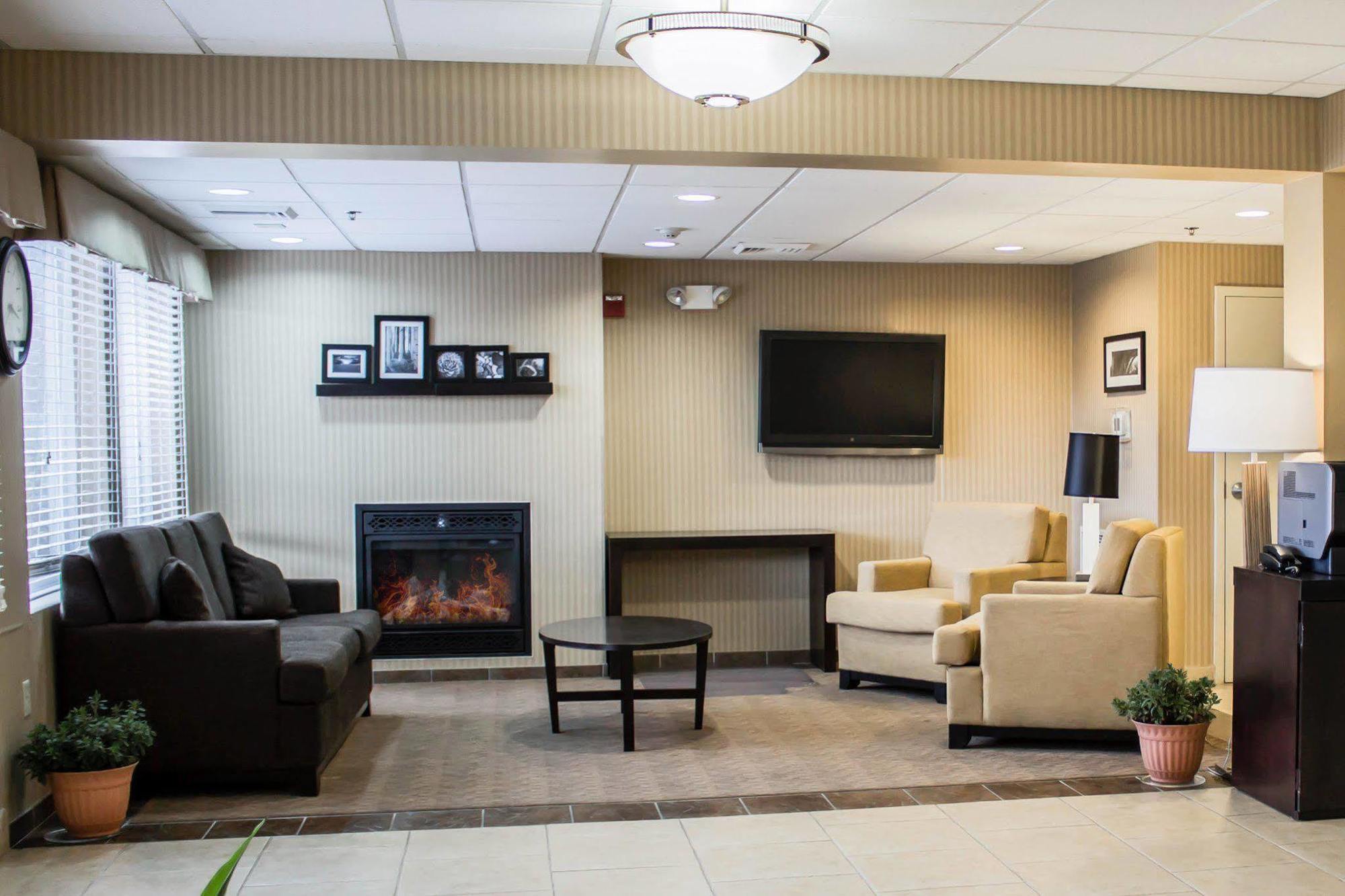 Quality Inn & Suites Chambersburg Εξωτερικό φωτογραφία